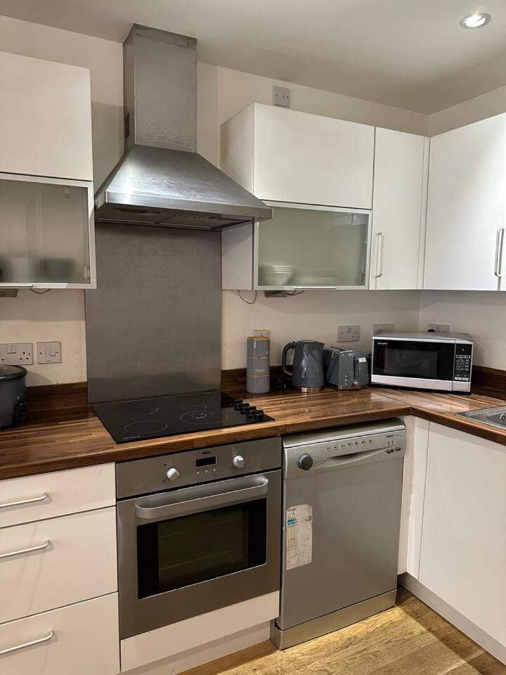 New Build 2 Bedroom With 2 Bath In London Exterior photo
